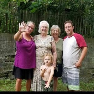 Meet your Posher, Vanessa